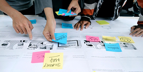 What Should Customer Experience Managers Consider In 2024?)
