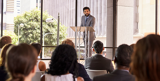 5 Essential Tips to Overcome the Top 10 Mistakes New Public Speakers Make (And How to Fix Them)
