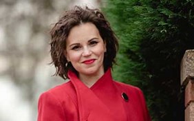 Dr Philippa Kaye 1
