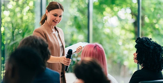 Overcoming Stage Fright: 10 Steps To Deal With Public Speaking Anxiety