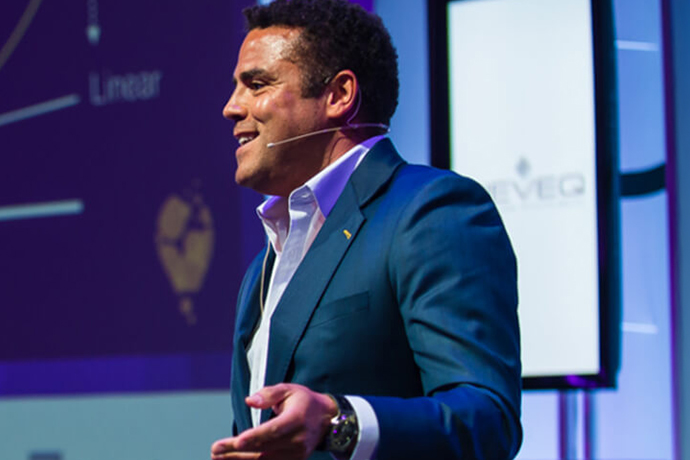 Expanding Minds With Jonathan Macdonald690x460