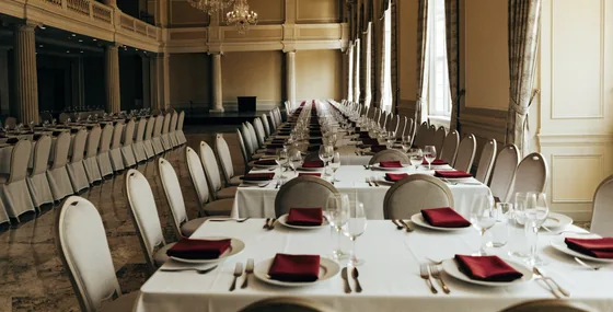 Awards Hosts in the UK: How to Choose the Host for Your December Ceremony