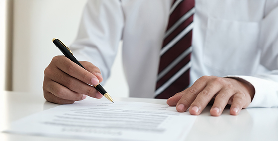 Essential Elements of Speaker Contracts 101: What to Include and Avoid for a Smooth Engagement