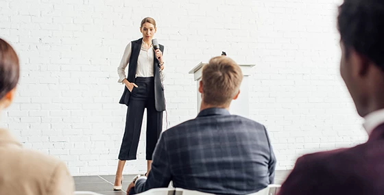 How to Choose the Perfect Keynote Speaker for Your Audience