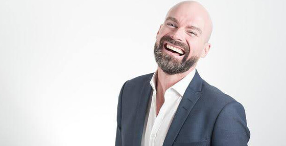 The Role of Humor in Leadership: Breaking the Ice and Building Bonds)