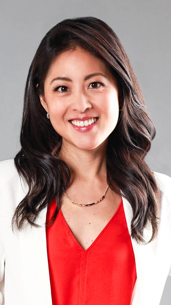 Jessica Chen - Columbia University Human-Centered Leadership Instructor | Former Emmy-Winning TV Journalist | Bestselling Author of “Smart, Not Loud” | 2 Million Learners, Keynote Speaker